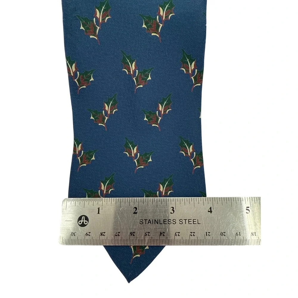 Giorgio Armani Cravatte 100% Silk Holly Print Tie Blue Holiday  lightweight‎